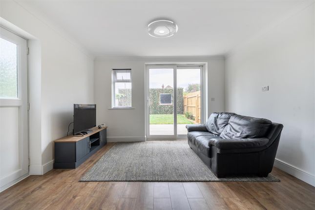 40, Highbury Grove, Bedford photo 4