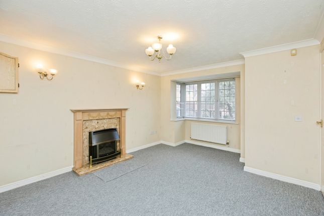 16, Witton Court, Derby photo 3