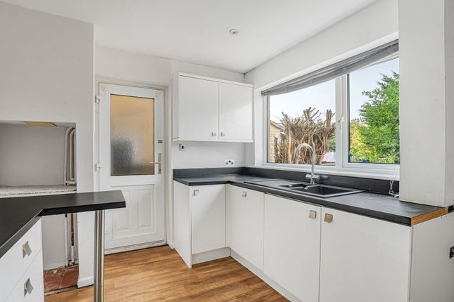 81, Vaisey Road, Cirencester photo 4