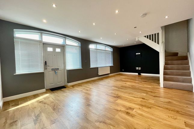 8 Priory Lane, Royston photo 4