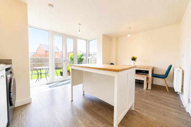 105 Tay Road, Leicester photo 4