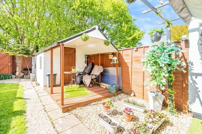 24, Sycamore Road, West Sussex photo 2