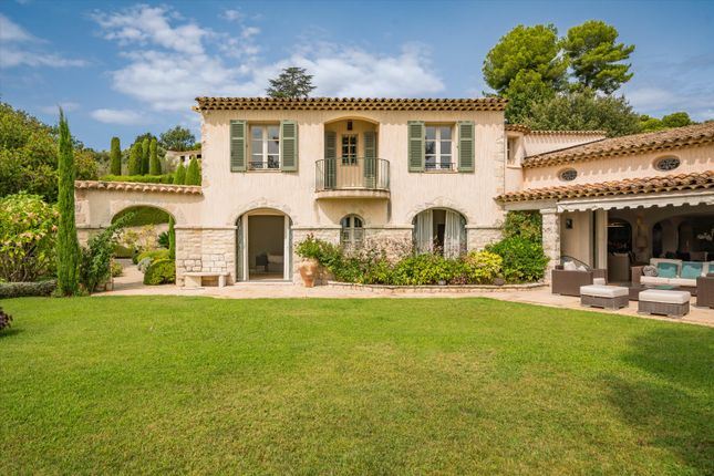 Villa for sale in Saint-Paul-De-Vence, Alpes-Maritimes, Provence-Alpes-Côte D'azur, France