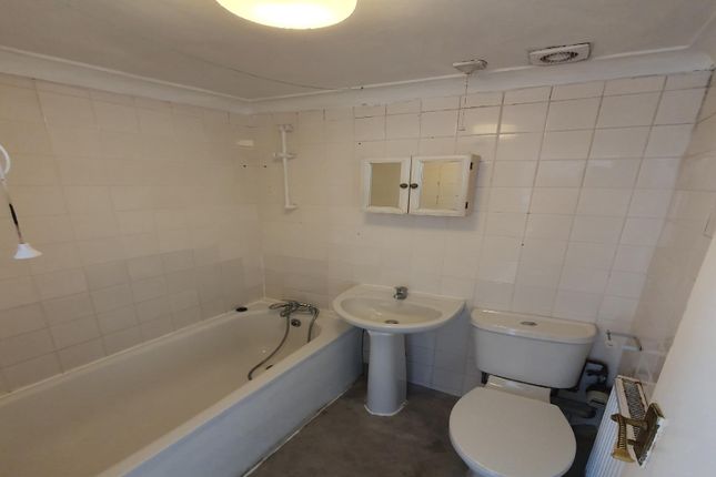 Flat C, 159, South Ealing Road, Ealing photo 5