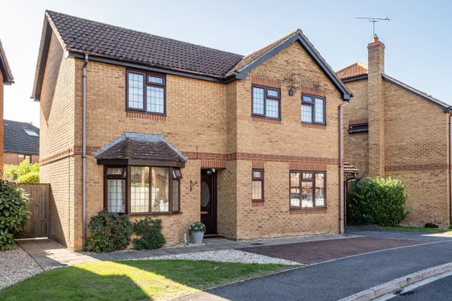 2-bed detached on Grayling Mead, Hampshire, £600,000