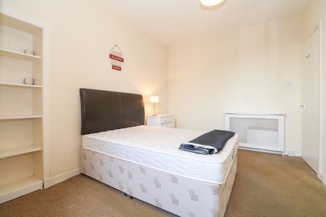 Flat to rent in Patons Lane, West End, Dundee