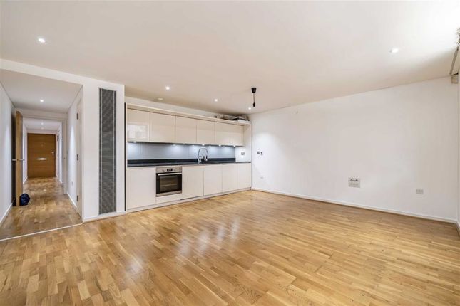 Flat to rent in Hermitage Street, London