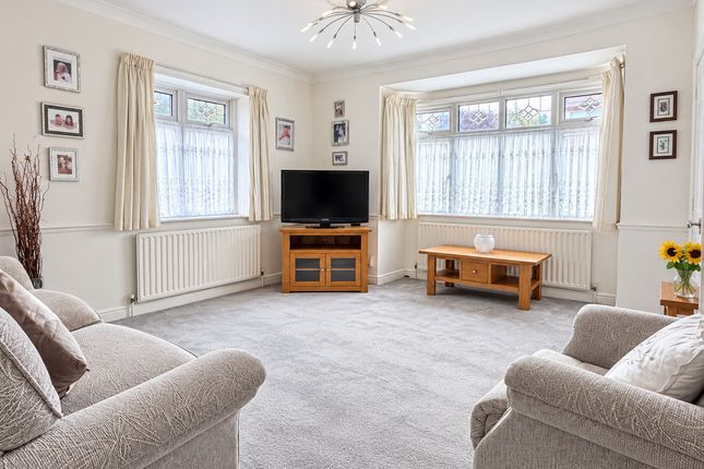 8, Shakespeare Avenue, Westcliff-on-sea photo 3