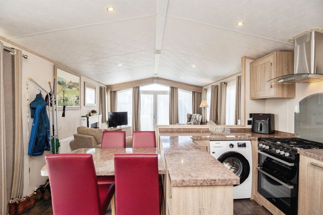 Rg03, Carnaby Helmsley Lodge, Malvern View, Worcester photo 4