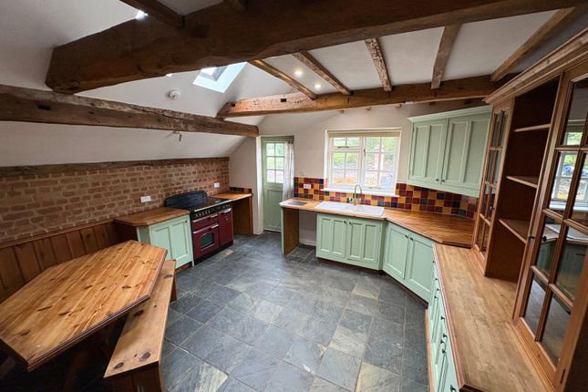 2 Bushylease Cottages,, Redlands Lane, Farnham photo 2