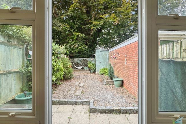 10, Ealham Close, Ashford photo 5