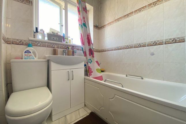 66, Bader Gardens, Berks photo 5