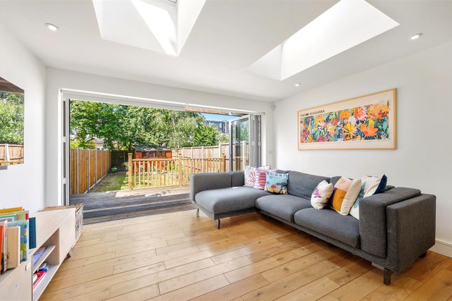 63, Chestnut Road, Raynes Park photo 4