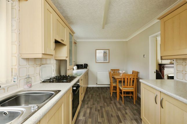 7, Masefield Place, Worksop photo 4
