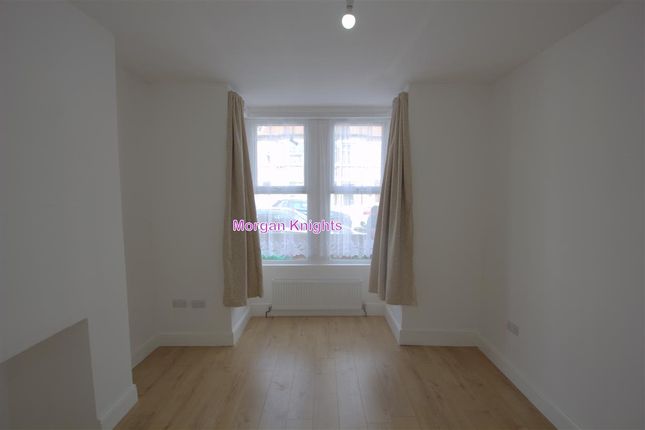24, Thorngrove Road, Upton Park photo 3
