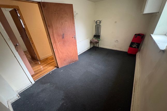 129a, Bradford Road, Huddersfield photo 5