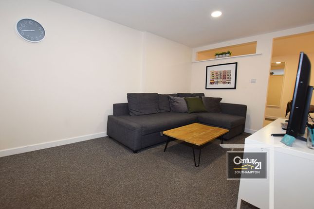 Flat to rent in |Ref: R193941|, Bedford Place, Southampton