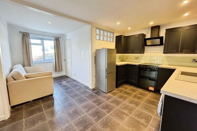 Flat 4, Lilliput Complex, St. Ives Road Carbis Bay photo 2