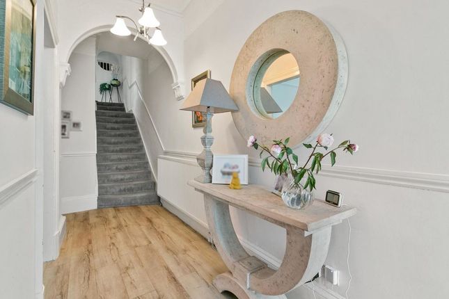 26, Barloan Crescent, Dumbarton photo 3