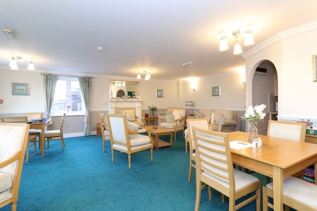 Flat for sale in Cleves Court, Benfleet