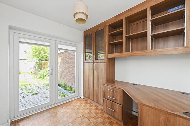 2, Fairfield Close, Harpenden photo 4