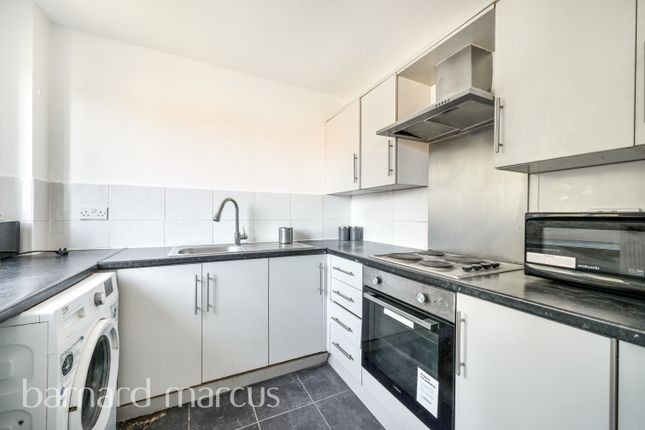 22, Hardcastle Close, CROYDON photo 2