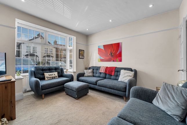 129, High Street, Northwood photo 4