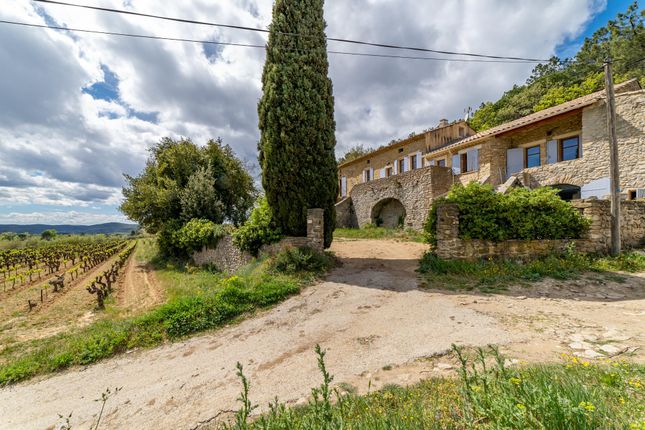 Farmhouse for sale in Tresques, Gard, Languedoc-Roussillon, France