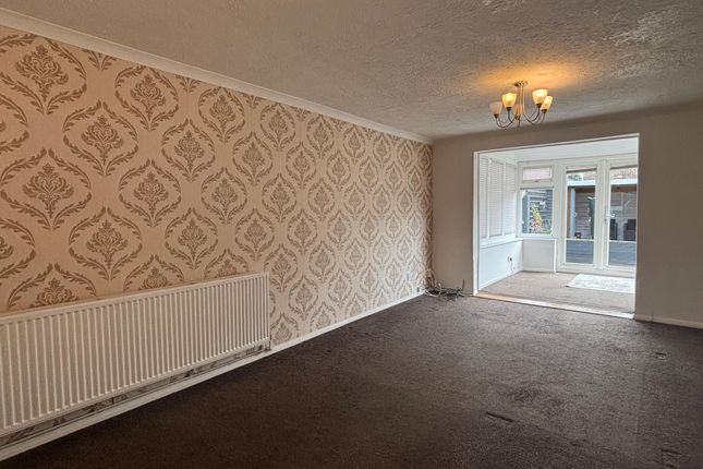 80, Colingsmead, Swindon photo 5