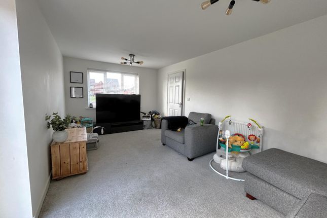 87, Featherstone Road, Boulton Moor photo 3