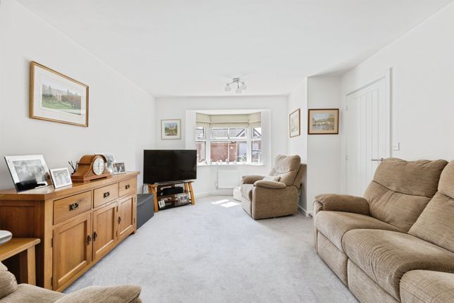 10, Mustang Way, Attleborough photo 3