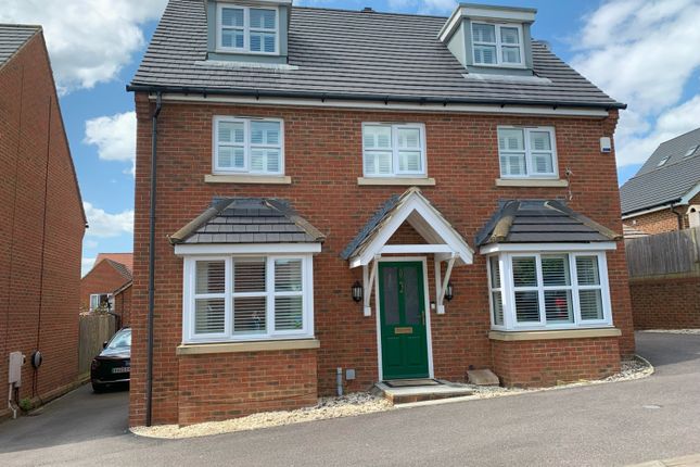 Thumbnail Detached house to rent in Larkspur Drive, Burgess Hill, West Sussex