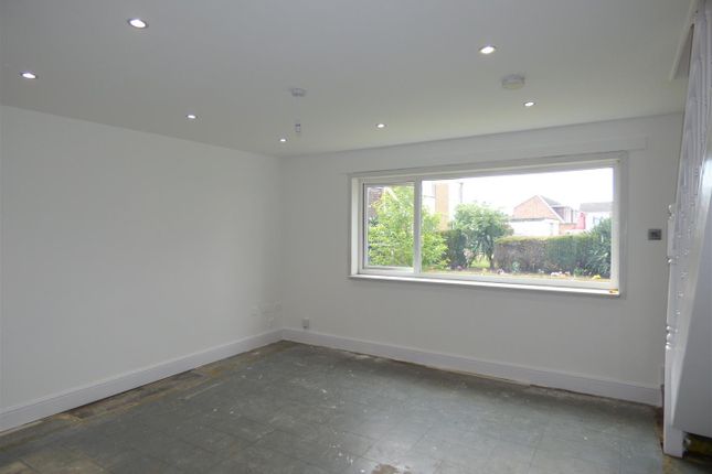 69, Lynden Avenue, Nottingham photo 4
