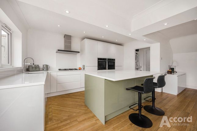95 Dee Way, Romford photo 4