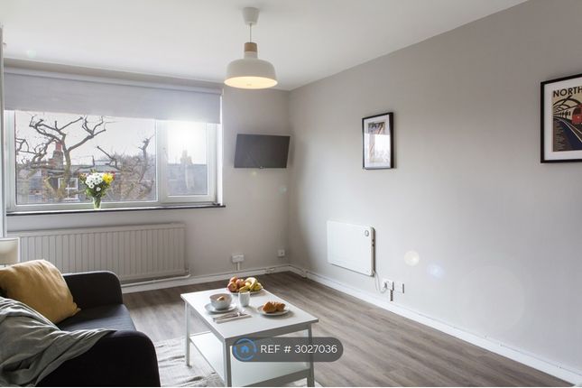 Flat, Rothesay Court Harleyford Street, London photo 2