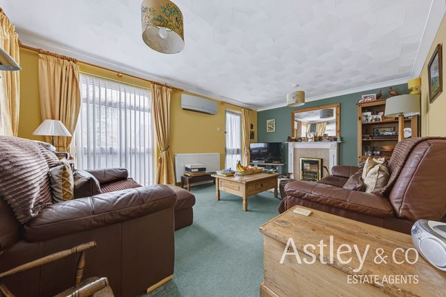 7, Ilex Court, Norwich photo 4