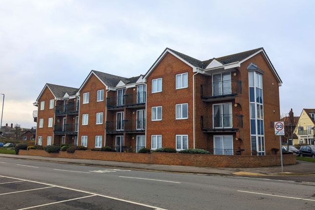 Thumbnail Flat for sale in North Marine Drive, Bridlington, East Riding Of Yorkshi