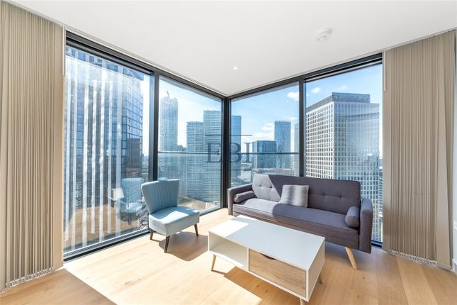 Thumbnail Flat for sale in South Quay Plaza, Canary Wharf