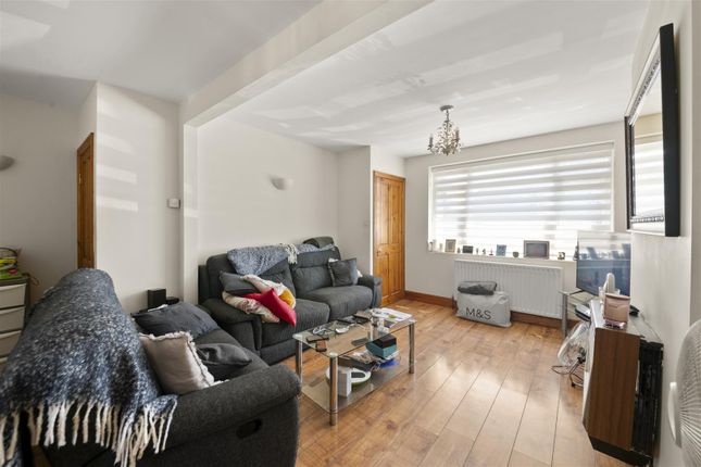24, Cranford Drive, Hayes photo 4