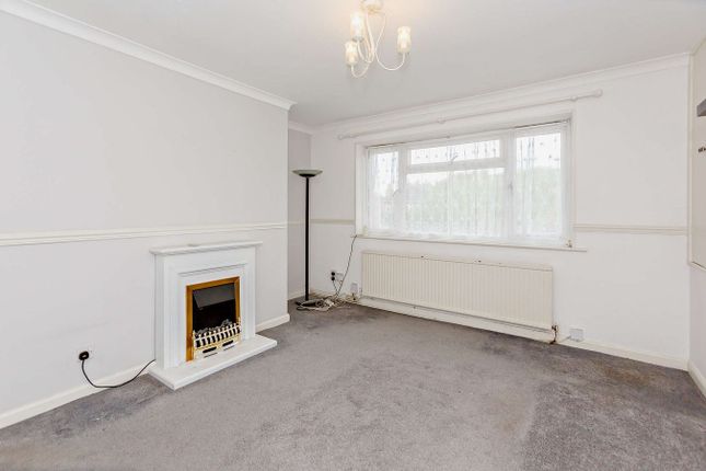 93, Wykebeck Mount, Leeds photo 2