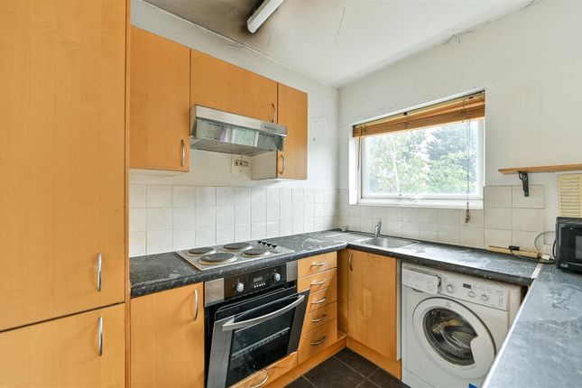 11 Belgravia Court, Bath Road, Reading photo 3