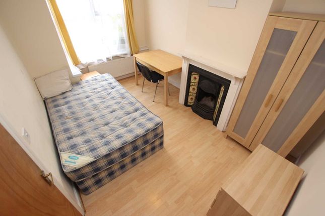 Brighton Road Earley Reading Rg6 6 Bedroom Property To