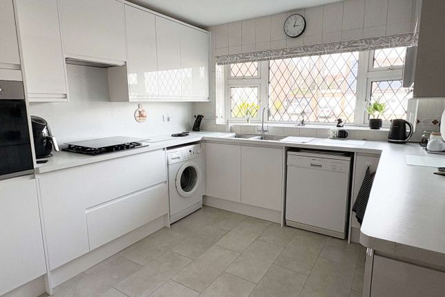 107, Sheering Mill Lane, Sawbridgeworth photo 4
