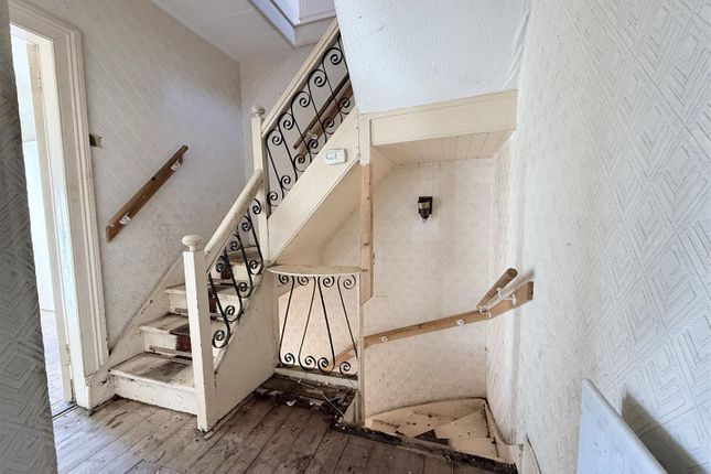 13, Taylor Street, Clydebank photo 2