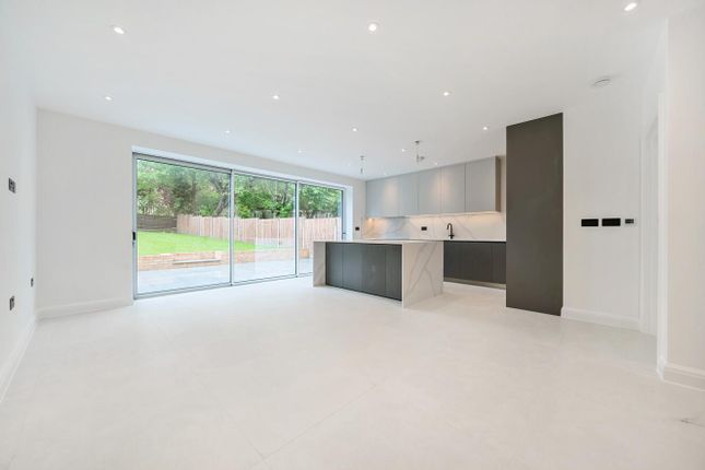 65, Chanctonbury Way, Woodside Park photo 2