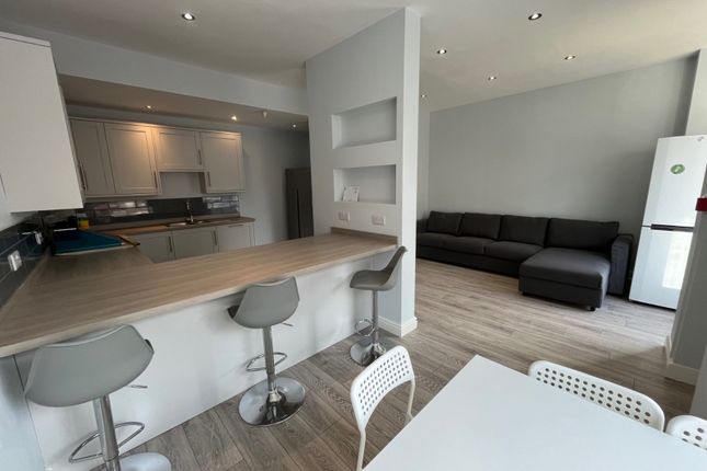 Ash Road, Leeds photo 3
