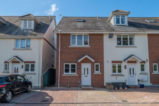 3-bed terraced on 7, Kentstone Court, Binstead, £275,000