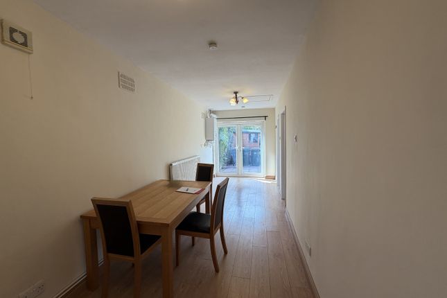 11, COVENTRY photo 5