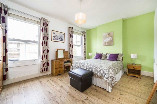 Property for sale in Foxberry Road, London