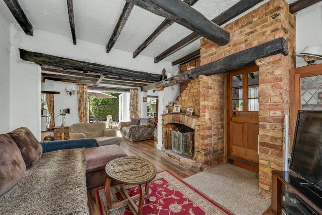 38, Cherry Orchard Road, Surrey photo 4